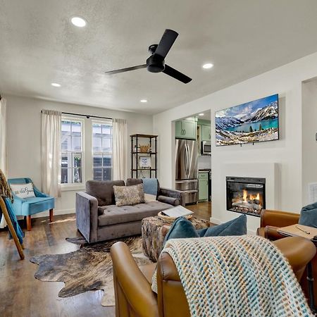 Southern Charm - Near Main With Hot Tub Fredericksburg Eksteriør billede